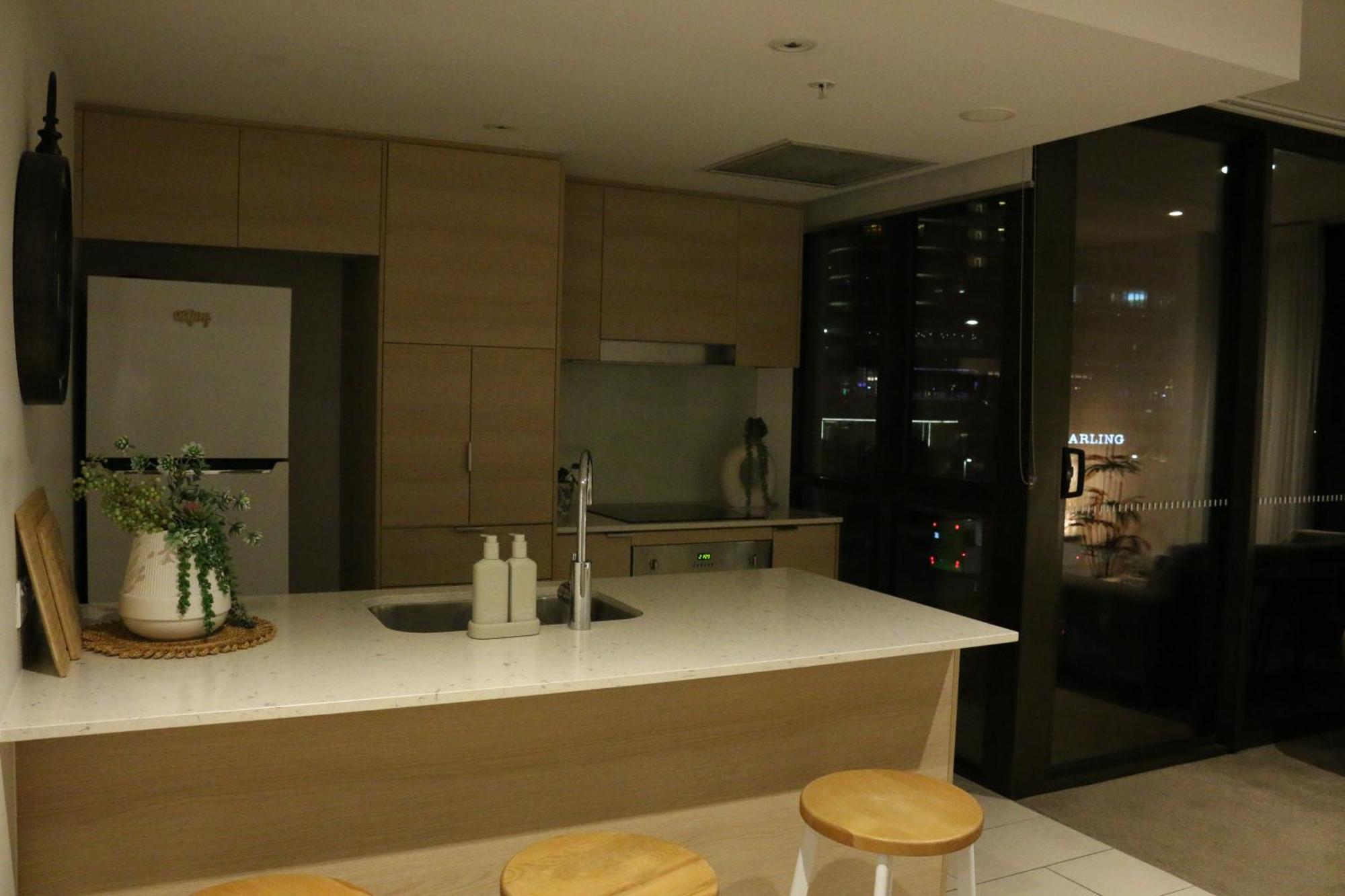 Broadbeach Stunner Modern And Central Gold Coast Exterior foto